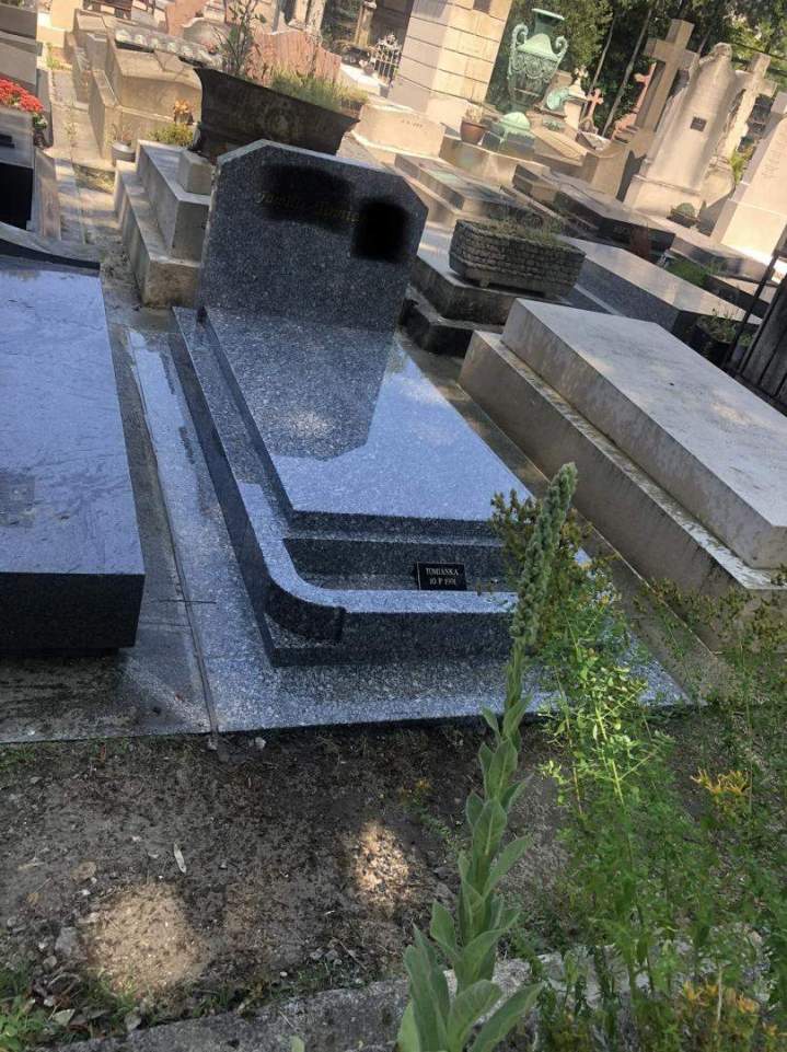 Monument funéraire Caen