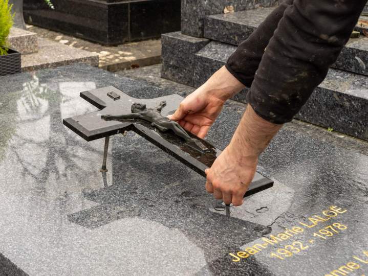 Réalisation et pose de monuments funéraires Caen