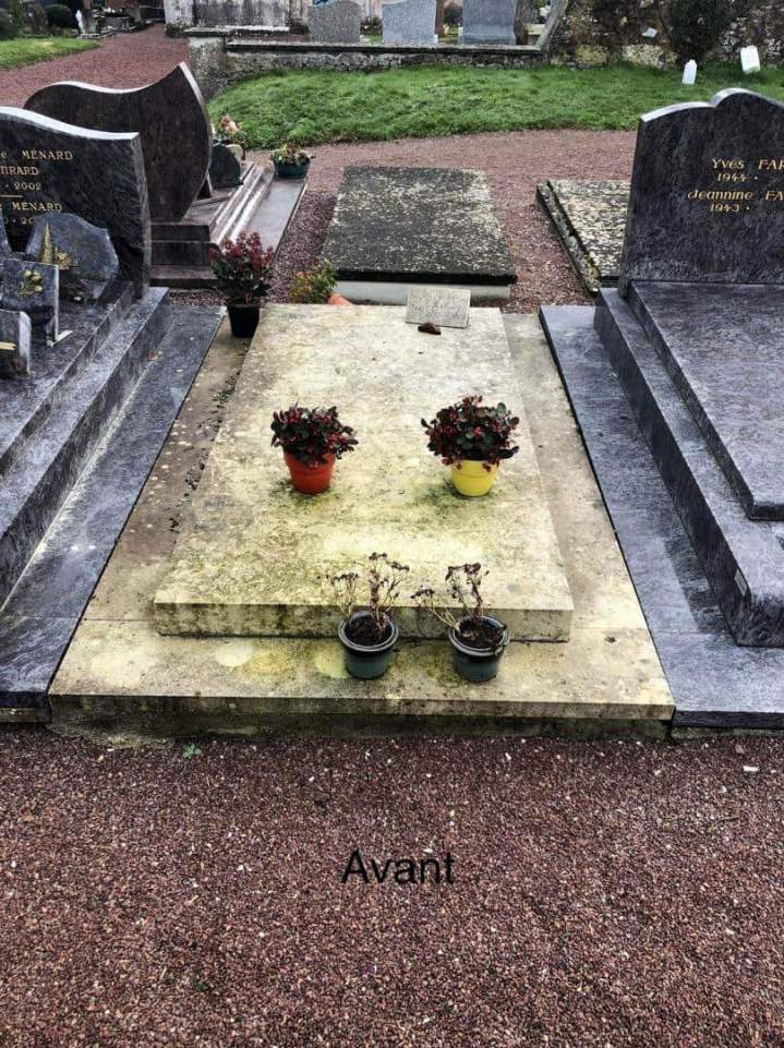 Monument funéraire avant rénovation Caen